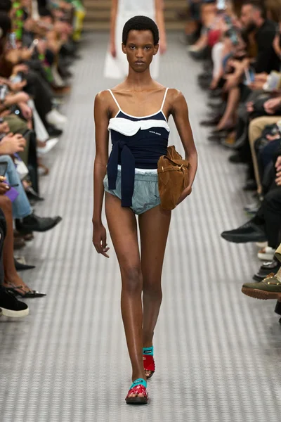 Look 5